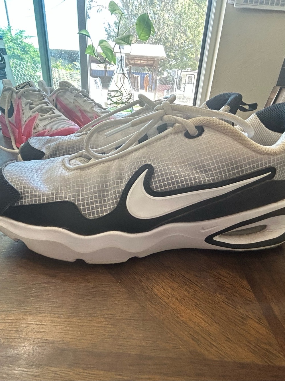 Nike Air Max White and Black Bog boys 7y